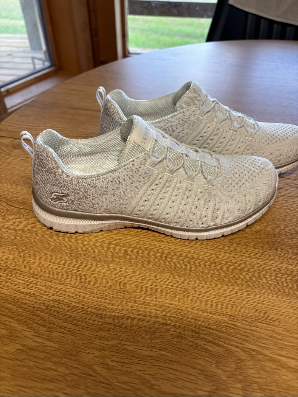 Skechers Women’s Slip-On Knit Sneaker — white with gold accent size 7